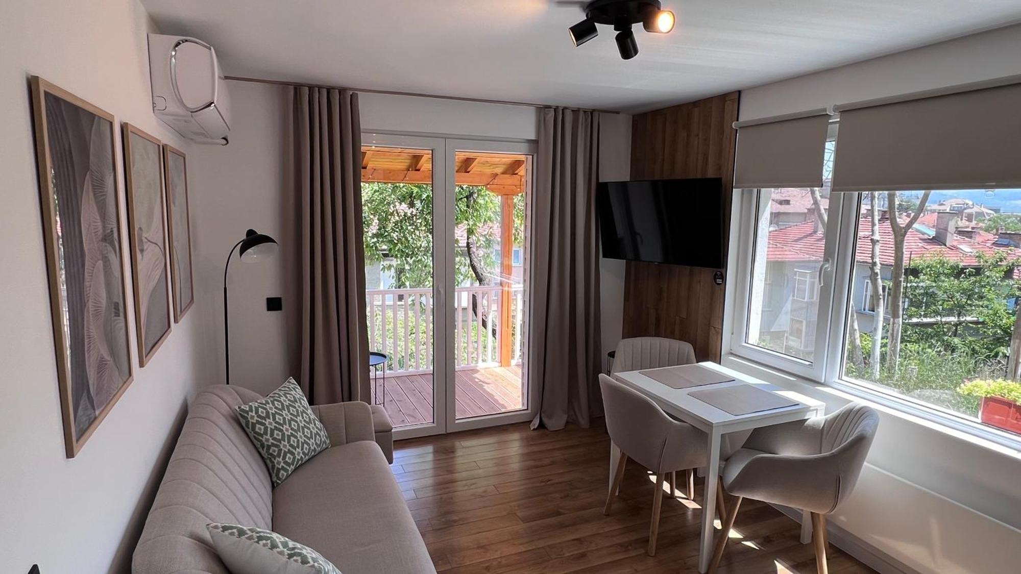Black Cat Apartment Veliko Tarnovo Extérieur photo